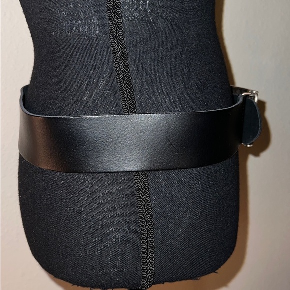 ESCADA Women’s Brushed Silver Floral Buckle with Wide Black Leather Belt VTG main image 8